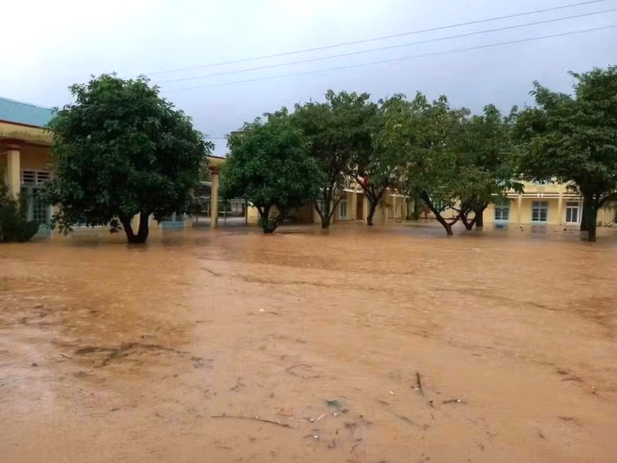 Nhiều khu vực ở xã miền núi Ba Lòng ngập sâu