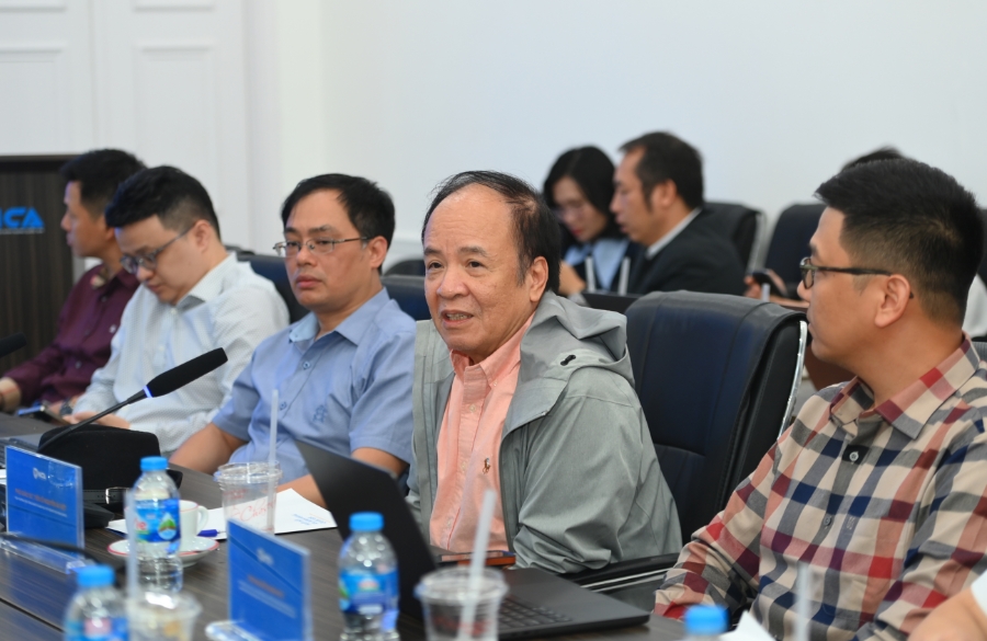 Phó Giáo sư, Tiến sĩ Nguyễn Ái Việt, Viện trưởng Viện Công nghệ và Giáo dục Trí tuệ mới tạo sinh.