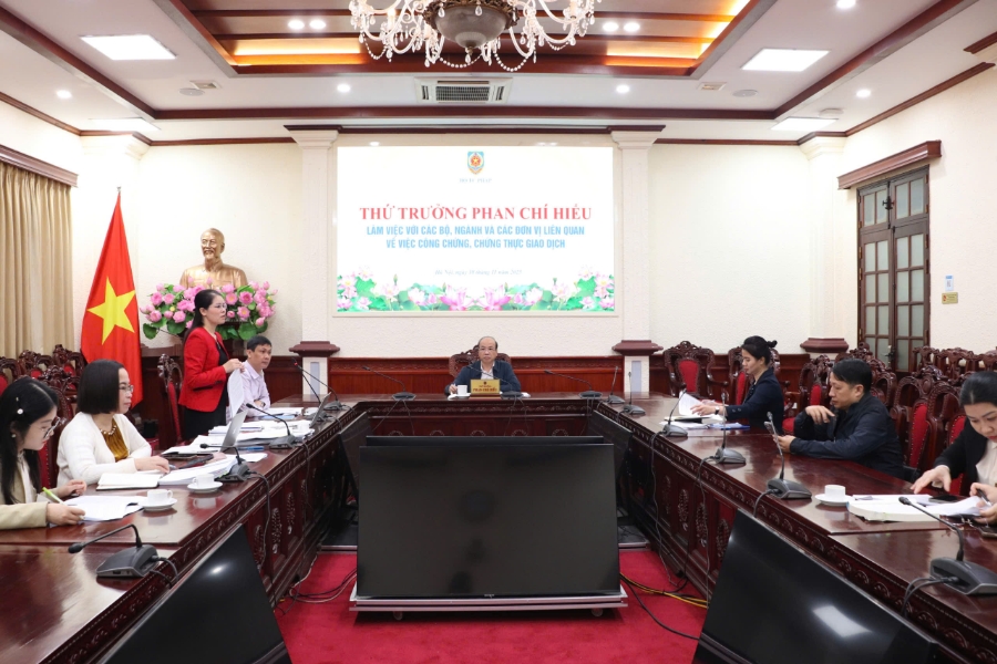 Quang cảnh buổi làm việc. Ảnh: CTV.