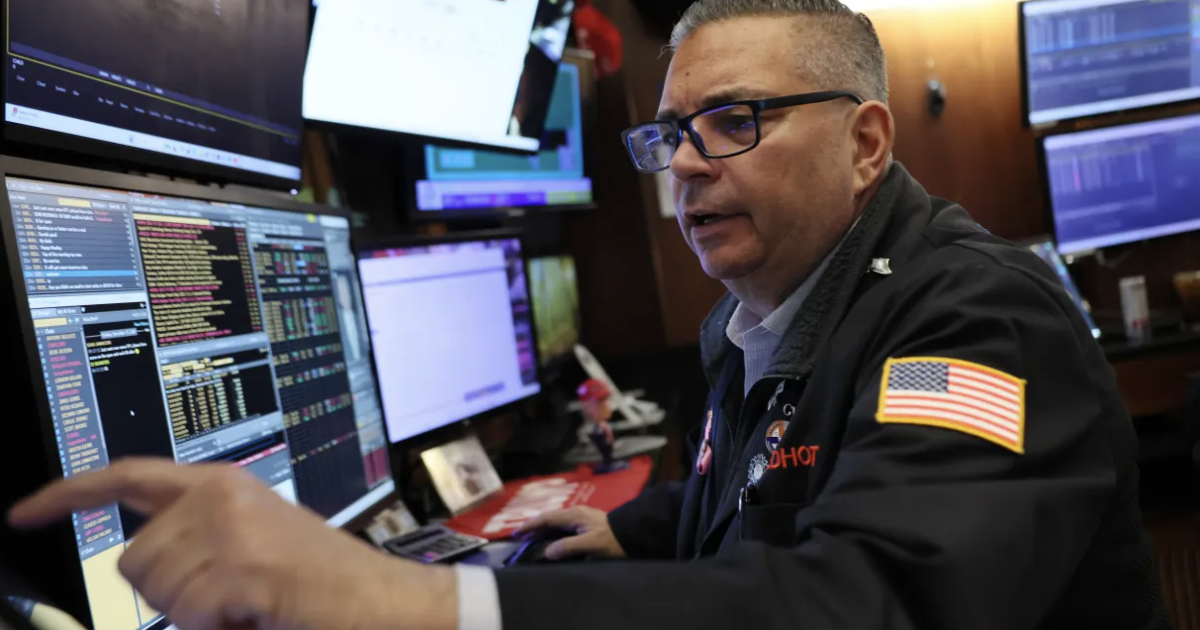 Chứng khoán Mỹ giảm mạnh trước thềm báo cáo việc làm, giá dầu giảm nhẹ sau tin Nga