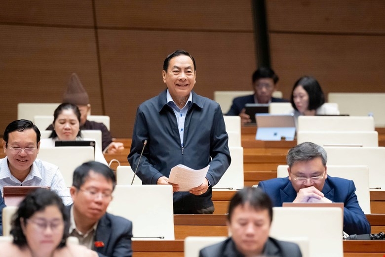 Đại biểu Phạm Văn Hoà (Đoàn ĐBQH tỉnh Đồng Tháp) phát biểu