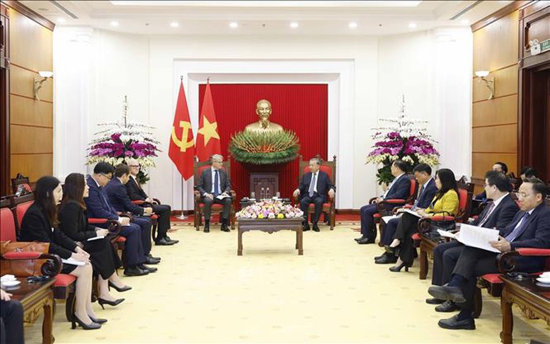 Tổng Bí thư Tô Lâm khuyến khích Tập đoàn đầu tư vào các lĩnh vực như kinh tế biển… đồng thời khẳng định Việt Nam luôn sẵn sàng tạo thuận lợi cho các nhà đầu tư nước ngoài - Ảnh: TTXVN