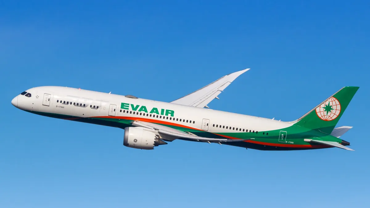 EVA Air tăng khai thác đường bay mới từ Việt Nam tới Mỹ