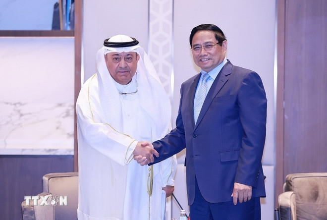 Thủ tướng Phạm Minh Chính tiếp ông Tariq Suleiman Al-Roumi, Bộ trưởng Dầu mỏ Kuwait. Ảnh: TTXVN.
