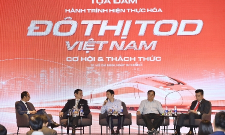 Các chuyên gia tại tọa đàm “Hành trình hiện thực hóa đô thị TOD Việt Nam: Cơ hội & Thách thức”, sáng 19/11.
