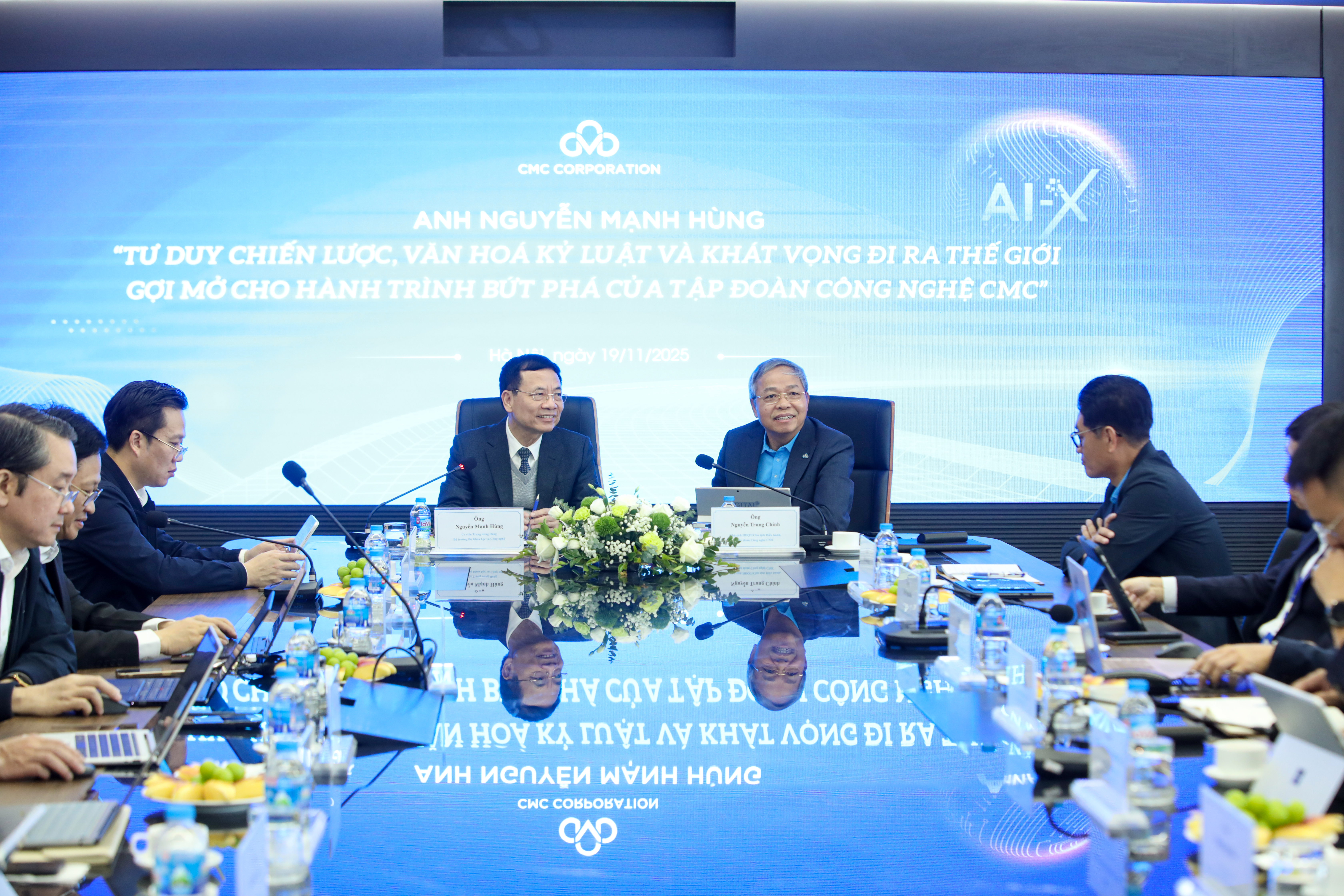 Bộ trưởng Nguyễn Mạnh Hùng khẳng định: Cốt lõi cạnh tranh nằm ở sản phẩm, không phải chỉ ở công nghệ&nbsp;