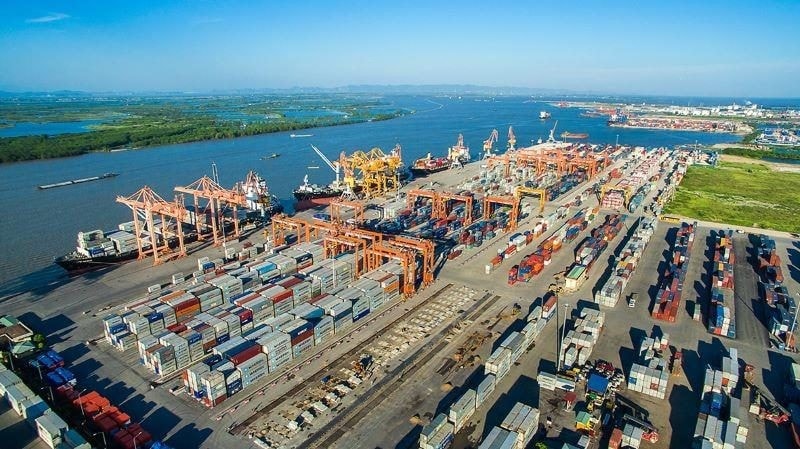Bộ Xây dựng đang lấy ý kiến về dự thảo thông tư công bố vùng nước cảng biển khu vực địa phận tỉnh Đồng Nai. Ảnh: Một góc cảng Đồng Nai