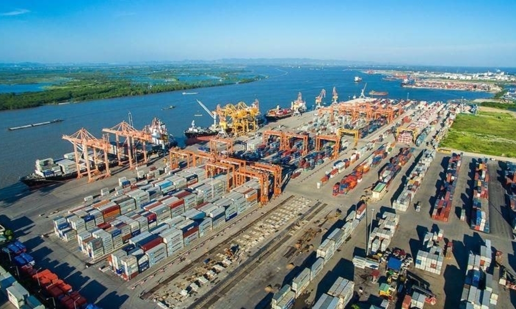 Bộ Xây dựng đang lấy ý kiến về dự thảo thông tư công bố vùng nước cảng biển khu vực địa phận tỉnh Đồng Nai. Ảnh: Một góc cảng Đồng Nai
