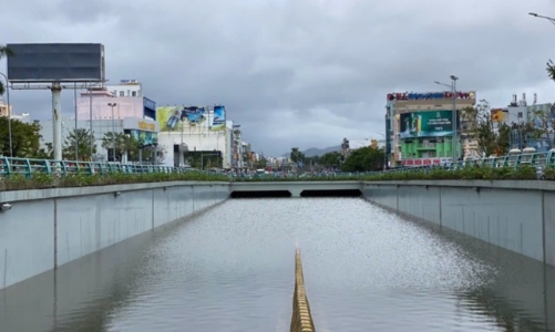 Bộ Xây dựng kích hoạt mức ứng phó cao nhất để chống ngập đô thị khu vực Trung Bộ