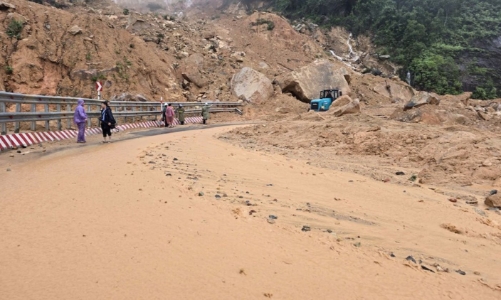 Mưa lũ dồn dập từ Hà Tĩnh đến Khánh Hòa gây thiệt hại nặng nề