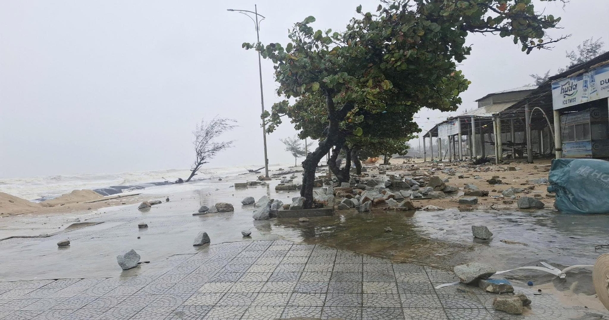 Phó Thủ tướng yêu cầu bằng mọi giá phải đưa dân ra khỏi vùng ngập nguy hiểm