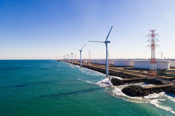 Tua bin điện gió bên bờ biển Nhật Bản. (Nguồn ảnh: Getty Images)