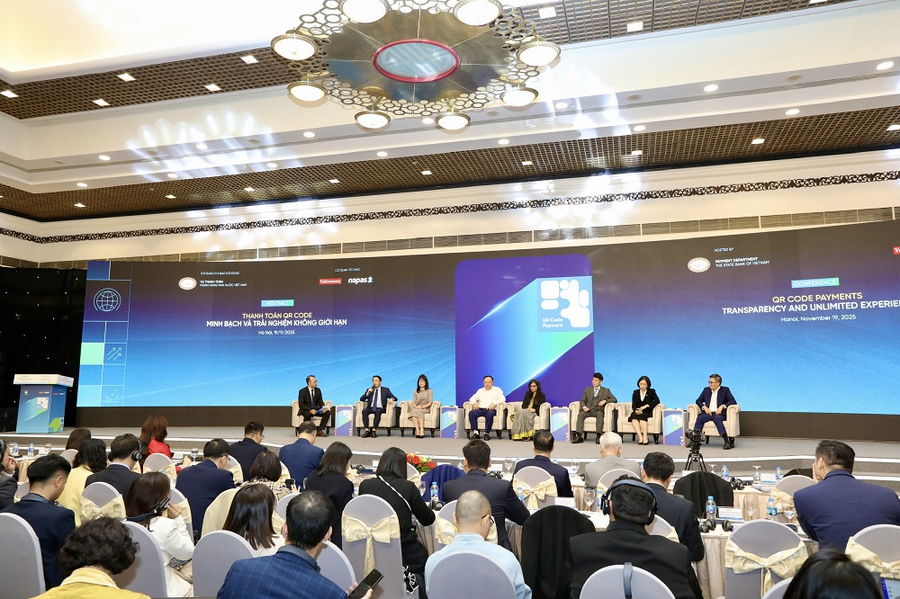 Các diễn giả trao đổi tại hội thảo. Ảnh: Việt Dũng.