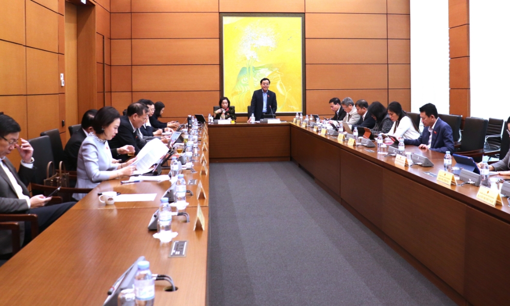 Toàn cảnh thảo luận tại Tổ 10. Ảnh: Media Quốc hội.