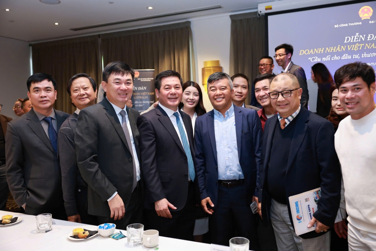 Bộ trưởng đã đề nghị cộng đồng doanh nhân kiều bào tại Australia chủ động liên kết với doanh nghiệp trong nước, thúc đẩy chuyển giao công nghệ.