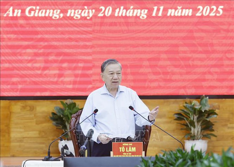 Tổng Bí thư Tô Lâm và Đoàn công tác Trung ương đã làm việc với Ban Thường vụ Tỉnh ủy An Giang về tình hình thực hiện nhiệm vụ chính trị của tỉnh. Ảnh: TTXVN