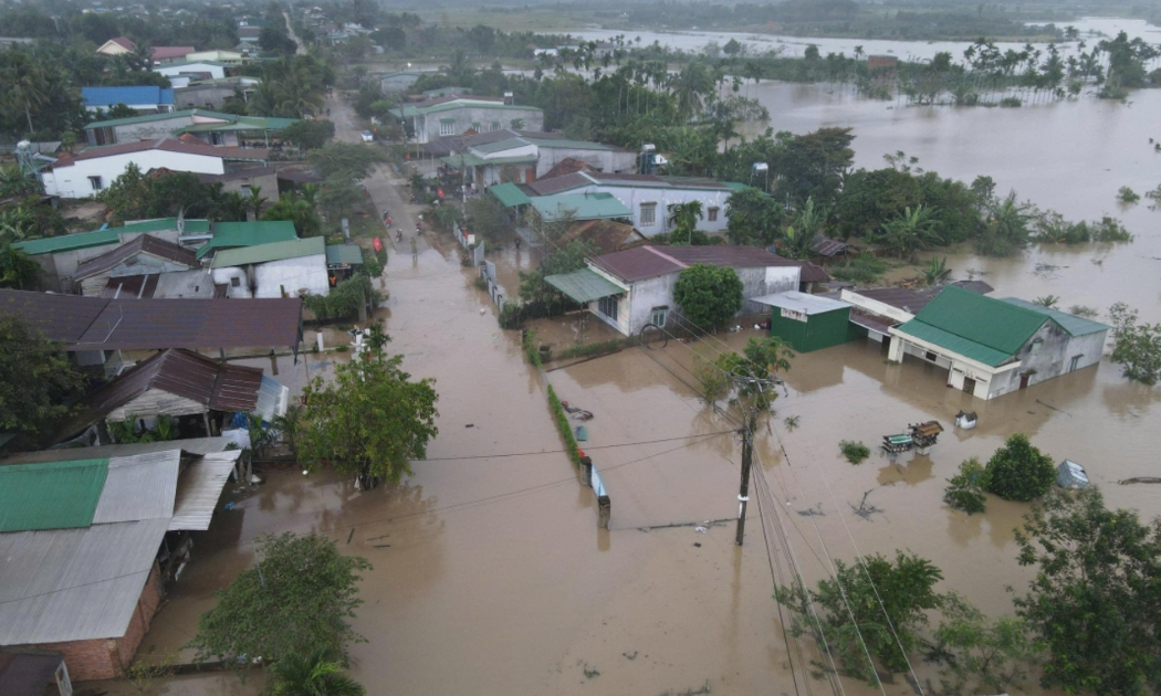 Mưa lũ kéo dài gây thiệt hại nặng nề cho Nam Trung Bộ và Tây Nguyên 