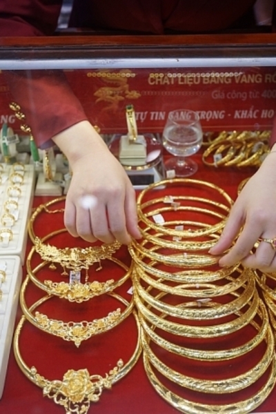 Domestic gold prices rebound after sharp decline