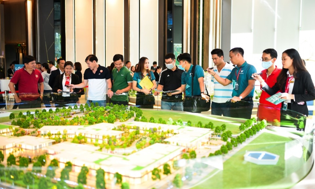 Mức thu lệ phí cấp Chứng chỉ hành nghề môi giới bất động sản áp dụng từ 20/11/2025