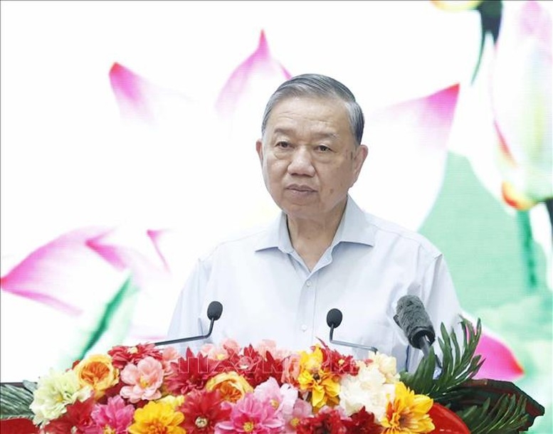 Tổng Bí thư nhấn mạnh vùng biển Tây Nam có vị trí chiến lược rất quan trọng về quốc phòng - an ninh, là phên dậu bảo vệ vùng trời, vùng biển phía Nam của Tổ quốc, là mũi tàu của Tổ quốc tiến ra biển lớn - Ảnh: TTXVN