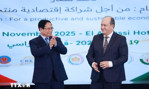 Thủ tướng Phạm Minh Chính và Thủ tướng Algeria cùng dự Diễn đàn kinh tế