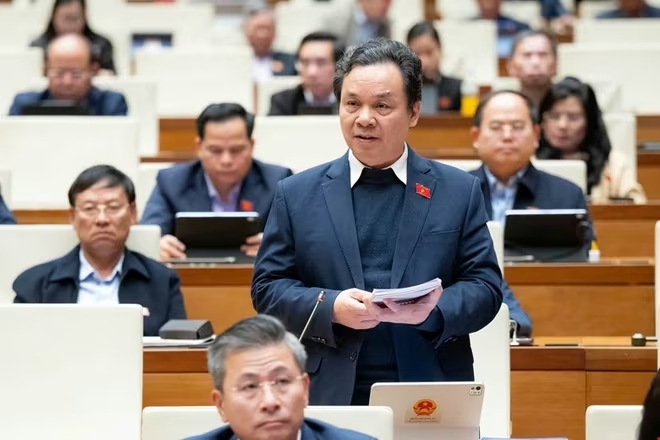Đại biểu Hoàng Văn Cường (Đoàn ĐBQH TP. Hà Nội) phát biểu trước Quốc hội. Ảnh: Quochoi.vn.