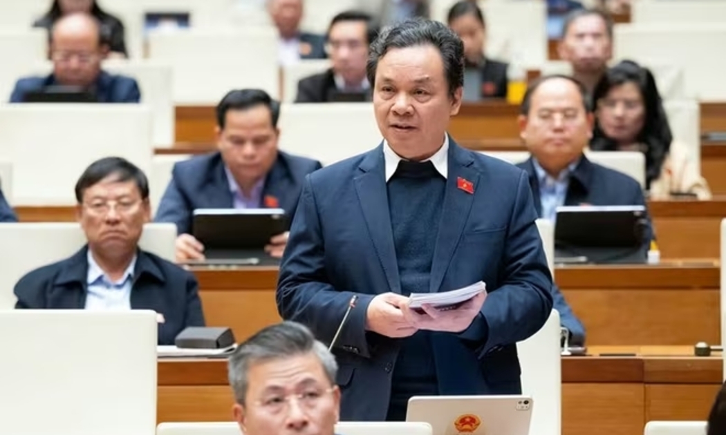 Đại biểu Hoàng Văn Cường (Đoàn ĐBQH TP. Hà Nội) phát biểu trước Quốc hội. Ảnh: Quochoi.vn.
