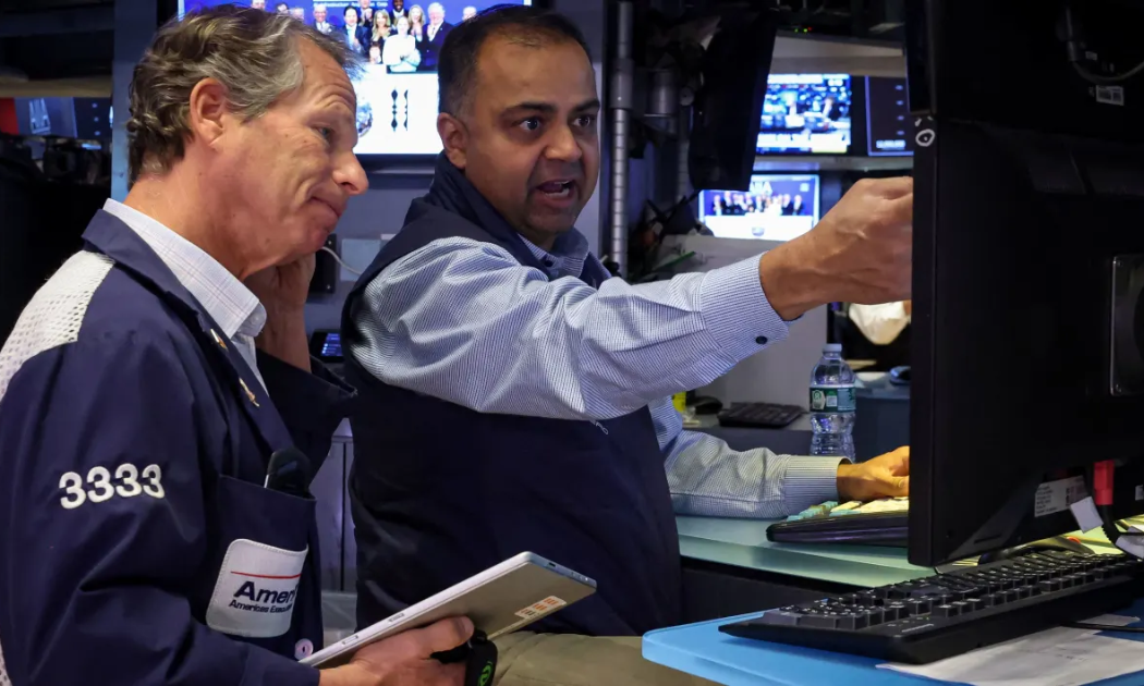 Chứng khoán Mỹ hồi theo cổ phiếu Nvidia, giá dầu sụt mạnh vì tin Nga - Ukraine