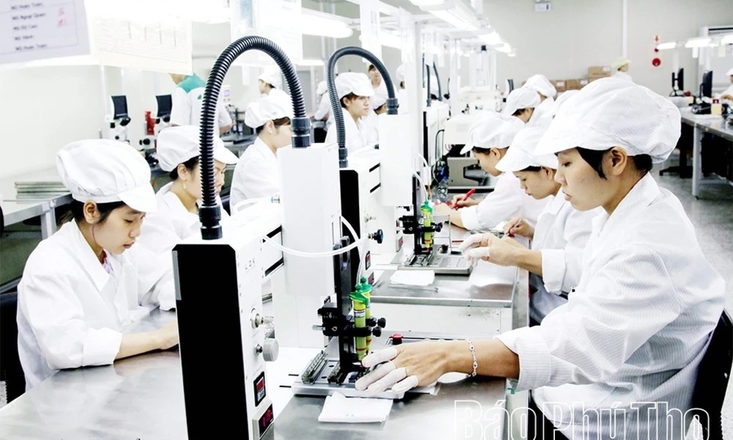 Sản xuất linh kiện điện tử tại Công ty TNHH Jahwa Vina, Khu công nghiệp Khai Quang. (Nguồn ảnh: Báo Phú Thọ)