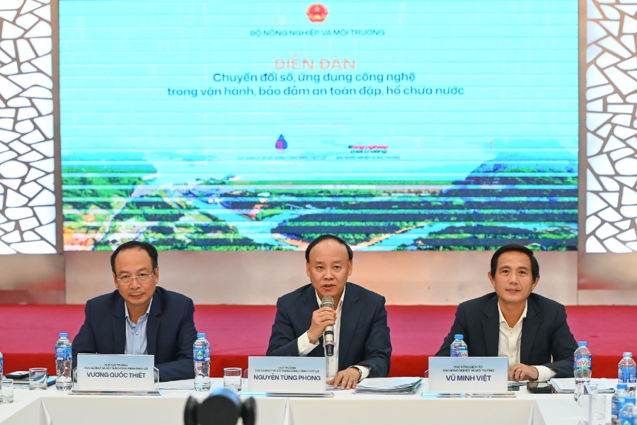 Diễn đàn diễn ra tại Hà Nội vào chiều 21/11/2025.