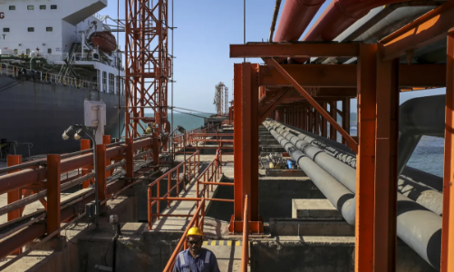 48 triệu thùng dầu Nga có thể bị mắc kẹt trên biển vì lệnh trừng phạt của Mỹ