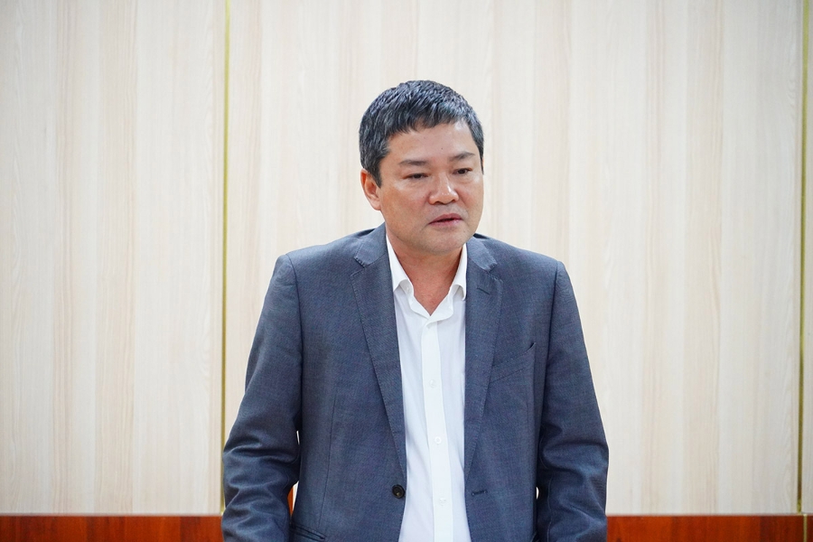 Phó Chủ tịch UBND tỉnh Quảng Trị Phan Phong Phú phát biểu tại buổi làm việc