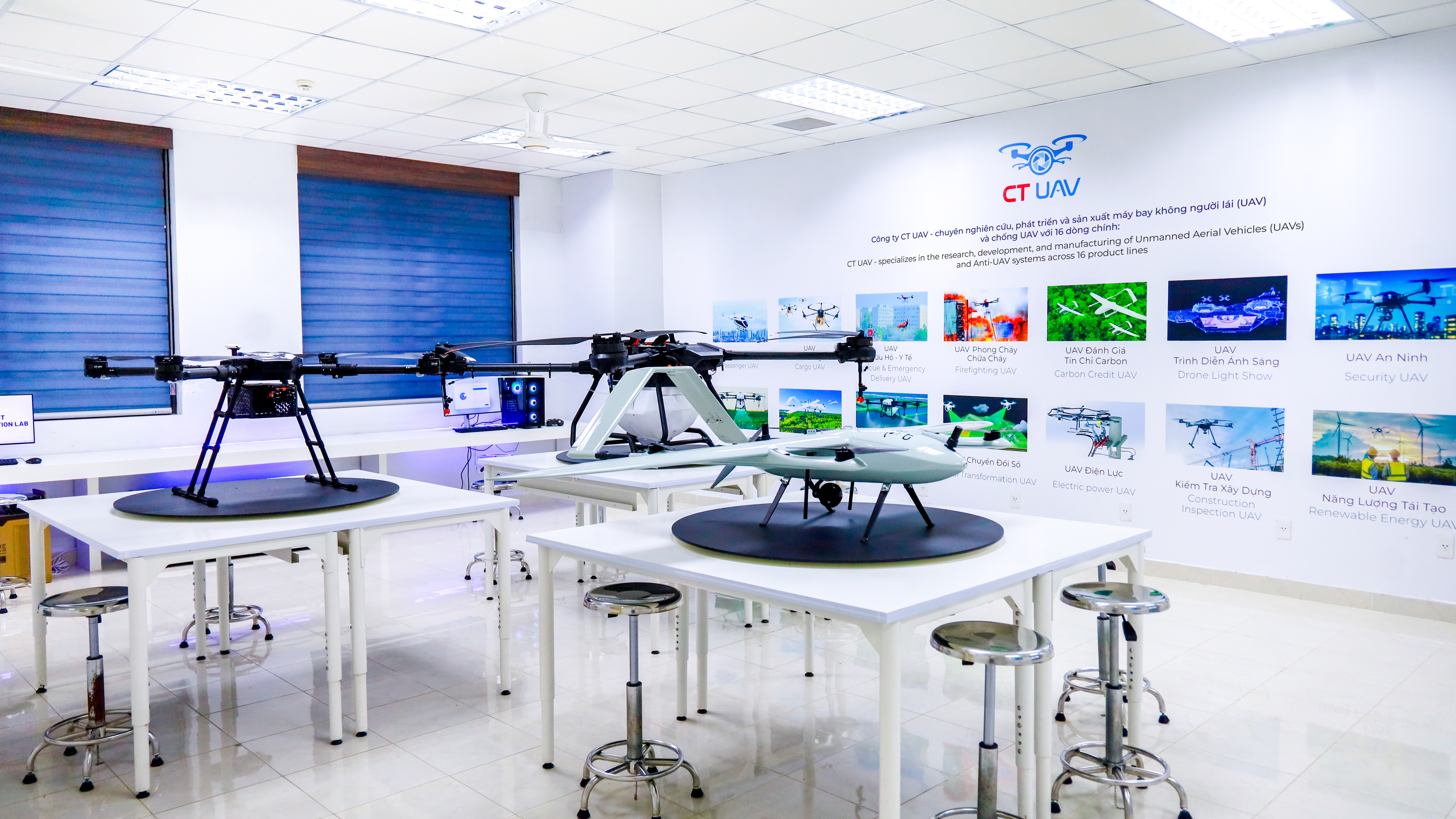 UAV  Robot Agritech Innovation Lab đặt tại Khu phức hợp phòng thí nghiệm (RLC) Đại học Cần Thơ.
