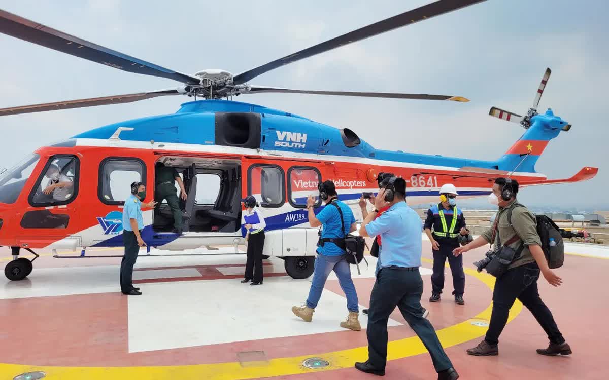 Sau thời gian tạm dừng vì các yêu cầu kỹ thuật và thủ tục cấp phép bay, Sở Du lịch TP Hồ Chí Minh sẽ khởi động lại tour trực thăng ngắm cảnh vào tháng 12/2025.