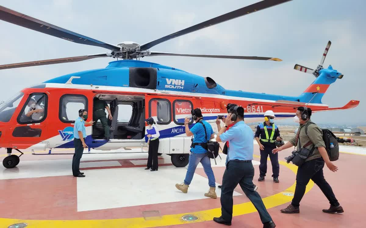 Sau thời gian tạm dừng vì các yêu cầu kỹ thuật và thủ tục cấp phép bay, Sở Du lịch TP Hồ Chí Minh sẽ khởi động lại tour trực thăng ngắm cảnh vào tháng 12/2025.