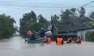 Người dân vùng lũ được khám bảo hiểm y tế không cần đúng tuyến