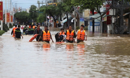 Mưa lũ từ ngày 15/11 đến nay làm 52 người chết và mất tích, thiệt hại kinh tế hơn 3.000 tỷ đồng.