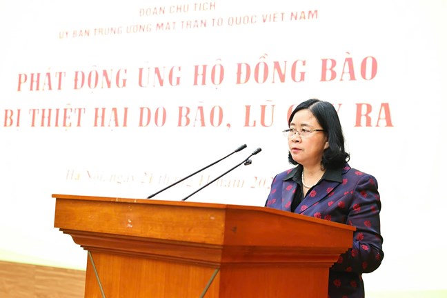 Chủ tịch Ủy ban Trung ương Mặt trận Tổ quốc Việt Nam nhấn mạnh: “Mỗi tấm lòng dù nhỏ bé đều vô cùng trân quý. Mỗi đóng góp dù ít hay nhiều đều trở thành động lực để đồng bào đứng dậy sau bão lũ”. Ảnh: Mặt trận