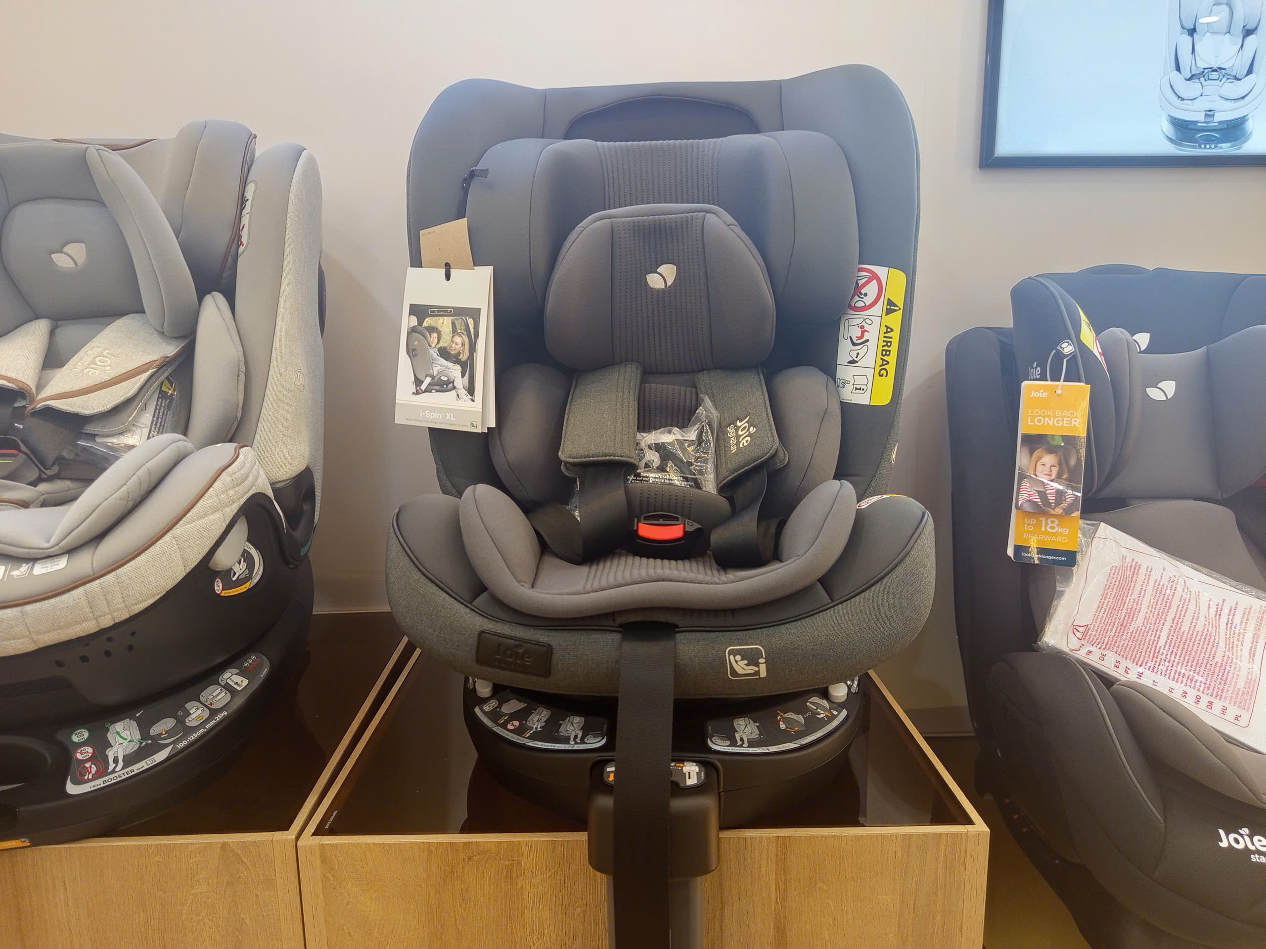 <i>Thị trường ghế an toàn cho trẻ em trên ô tô đang có rất nhiều loại khác nhau.</i>