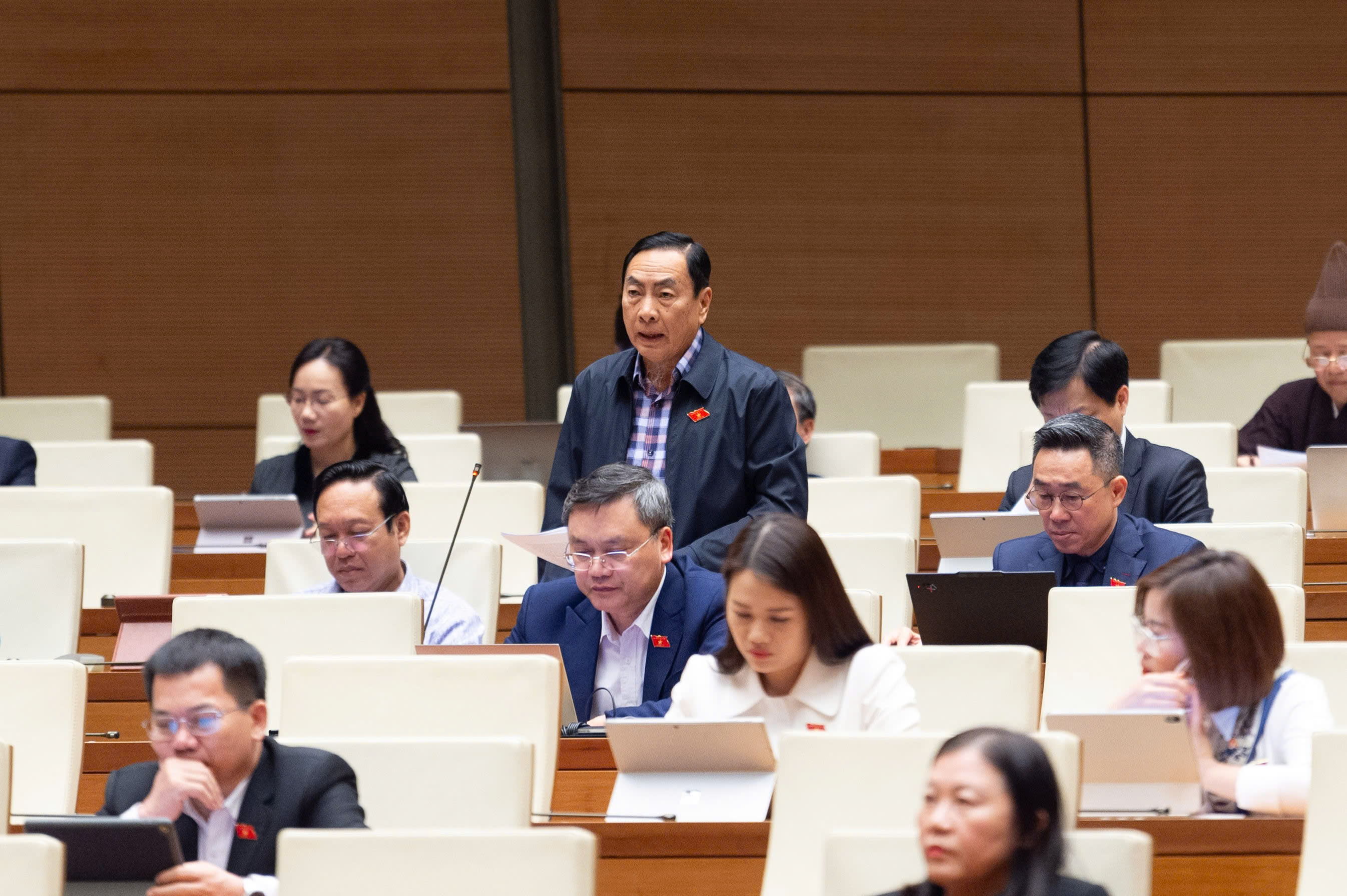 Đại biểu Phạm Văn Hòa, đoàn đại biểu Quốc hội tỉnh Đồng Tháp. Ảnh: Quốc hội.