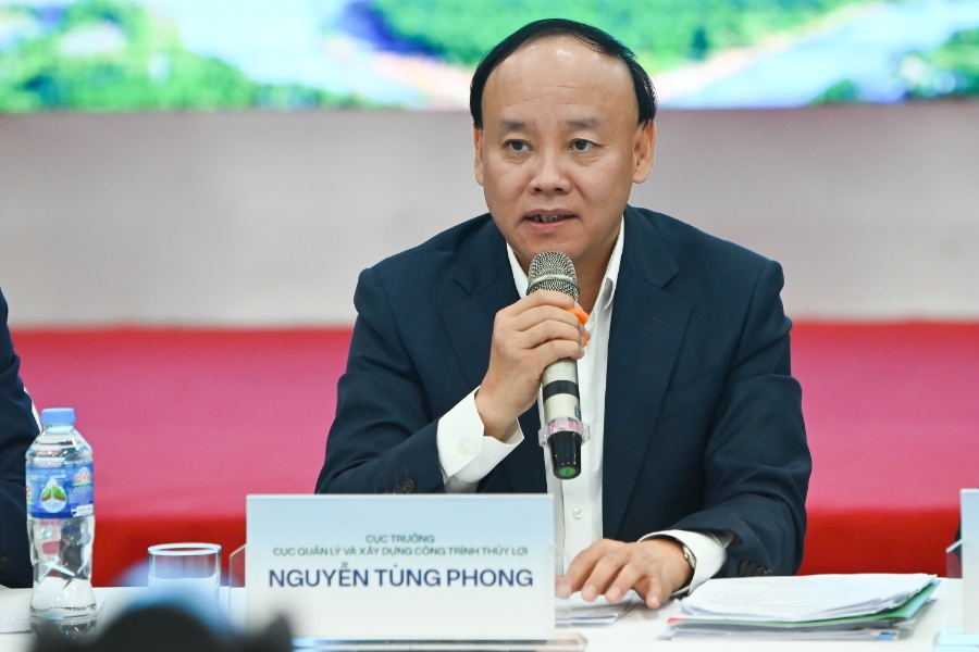 Ông Nguyễn Tùng Phong: 