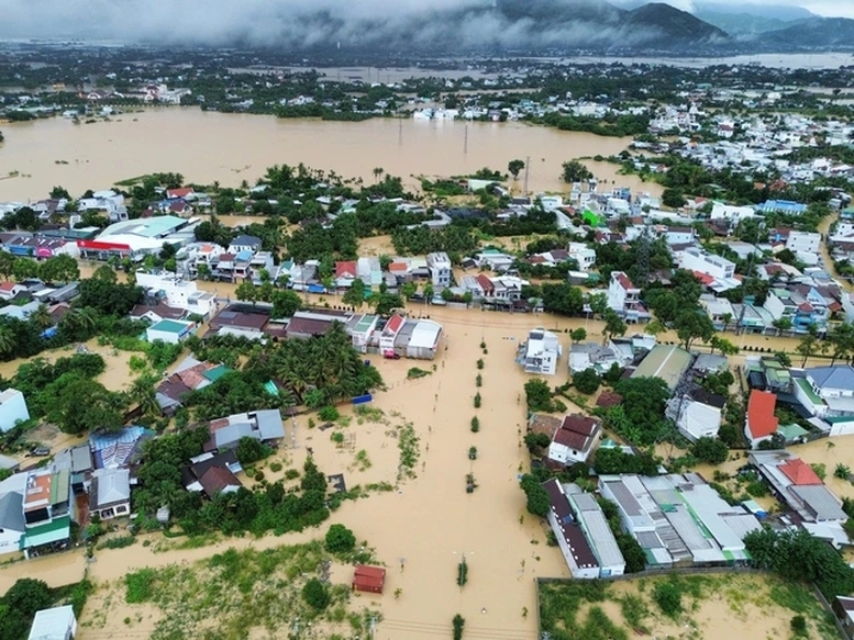 Nha Trang (Khánh Hòa) bị ngập lụt sâu.