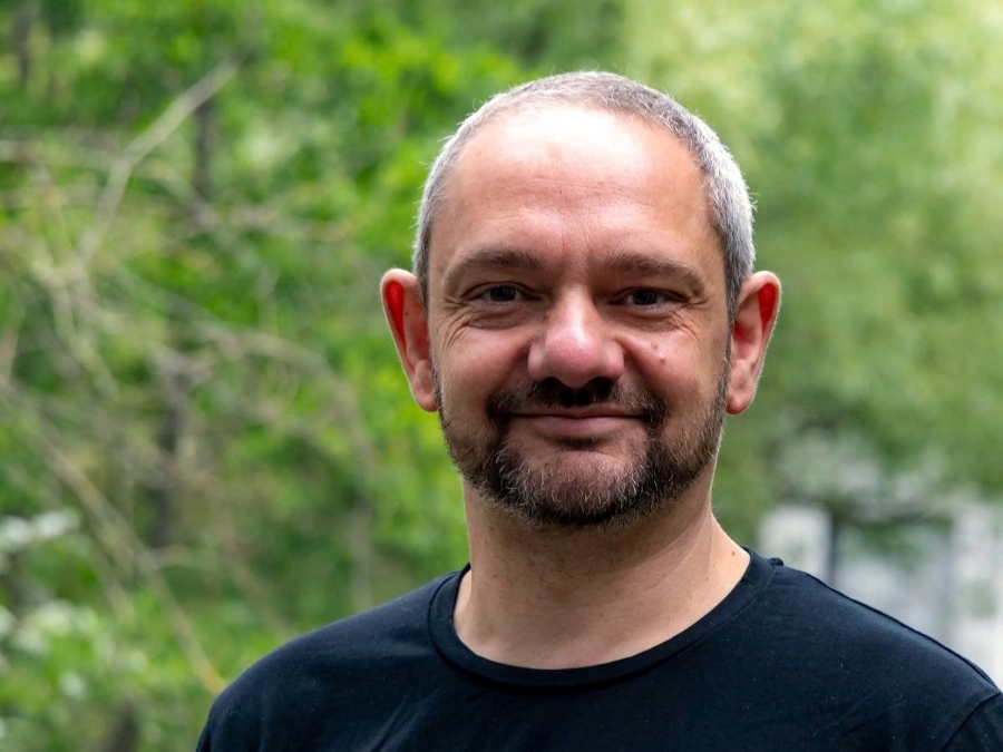 GS. Raphaël Mercier- người biến giấc mơ hạt giống vô tính thành hiện thực. Ảnh: MPG.de