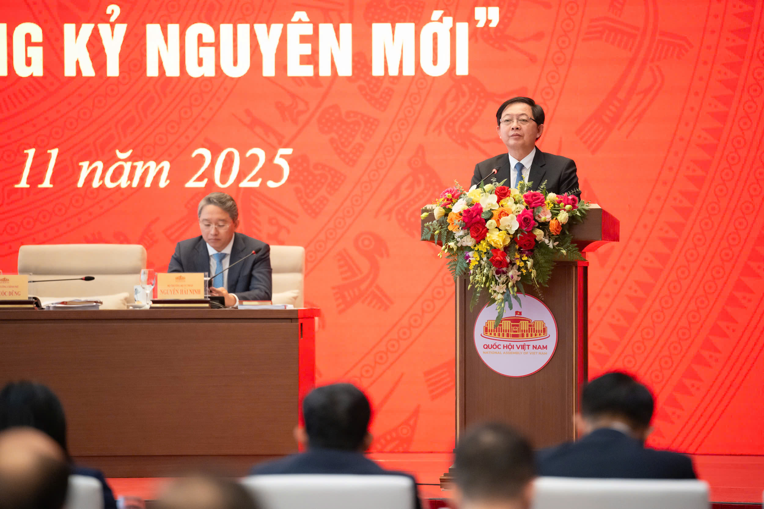 Phó Thủ tướng Chính phủ Hồ Quốc Dũng phát biểu tại Diễn đàn. Ảnh: Quốc hội.