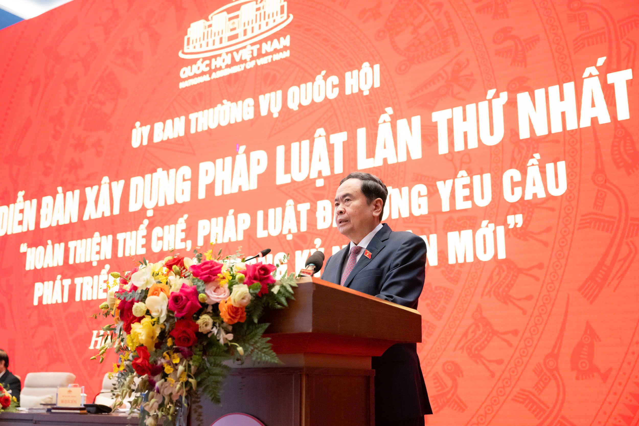 Chủ tịch Quốc hội Trần Thanh Mẫn chủ trì và phát biểu khai mạc tại Diễn đàn xây dựng pháp luật lần thứ nhất. Ảnh: Quốc hội.