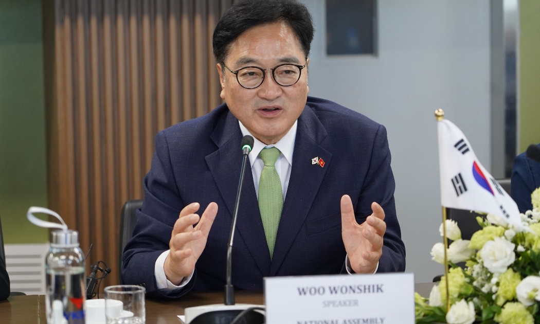 Chủ tịch Quốc hội Hàn Quốc Woo Won Shik đánh giá cao những kết quả của VKIST.