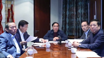 Prime Minister Pham Minh Chinh directs more efforts for overcoming flood consequences