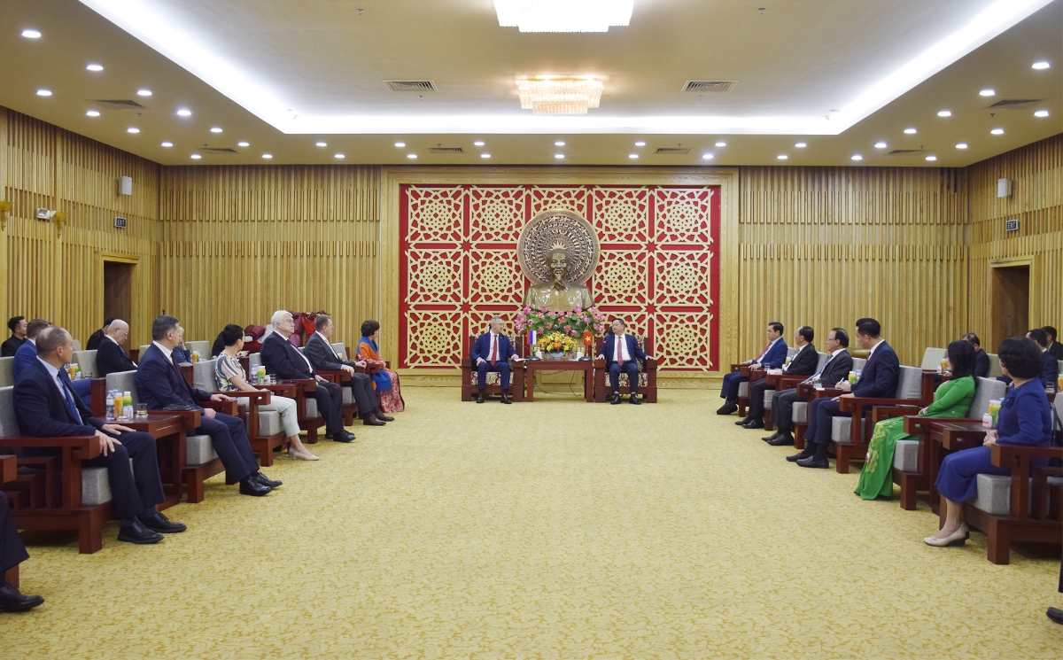 Quang cảnh buổi tiếp