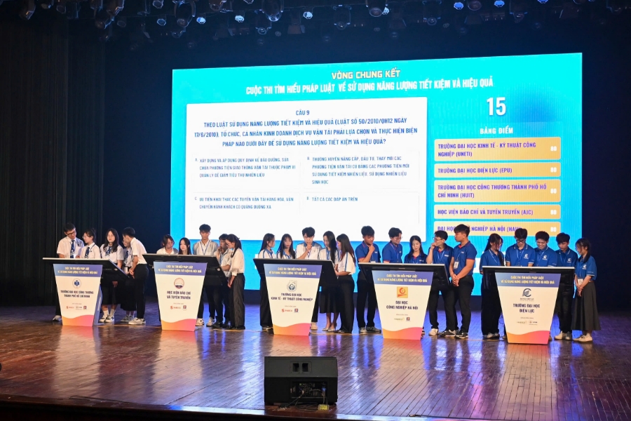 5 đội thi xuất sắc tranh tài tại vòng chung kết.