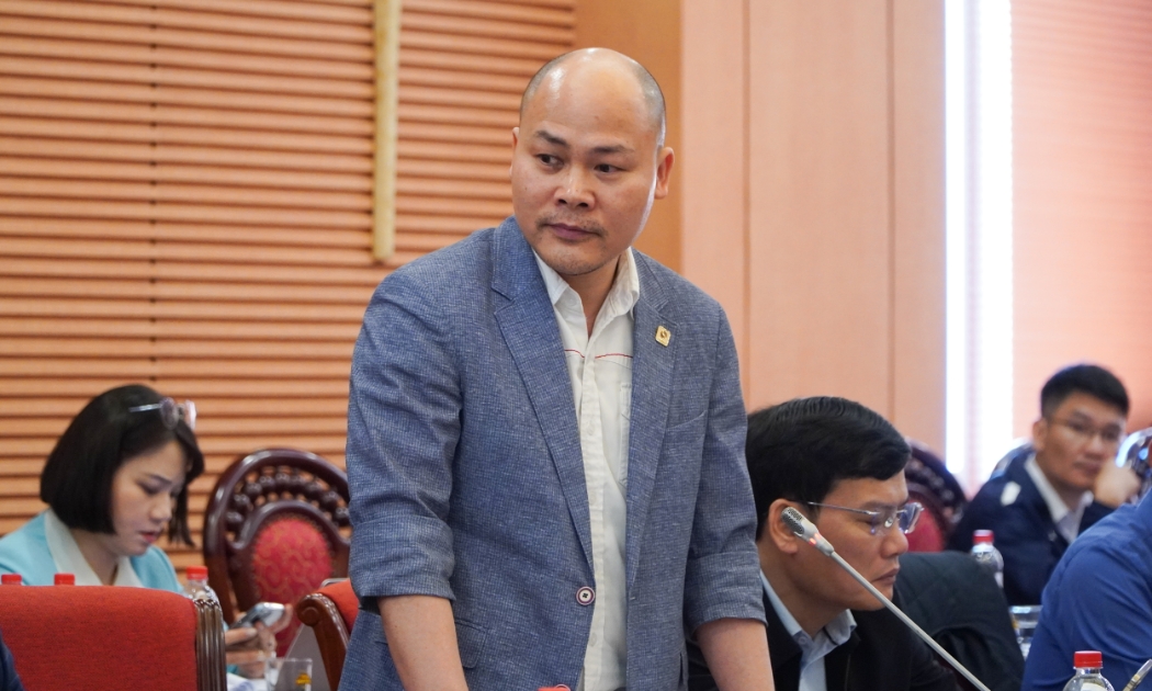 Ông Nguyễn Tử Quảng, Chủ tịch Hội đồng quản trị kiêm Tổng Giám đốc Tập đoàn BKAV, góp ý tại hội thảo. 